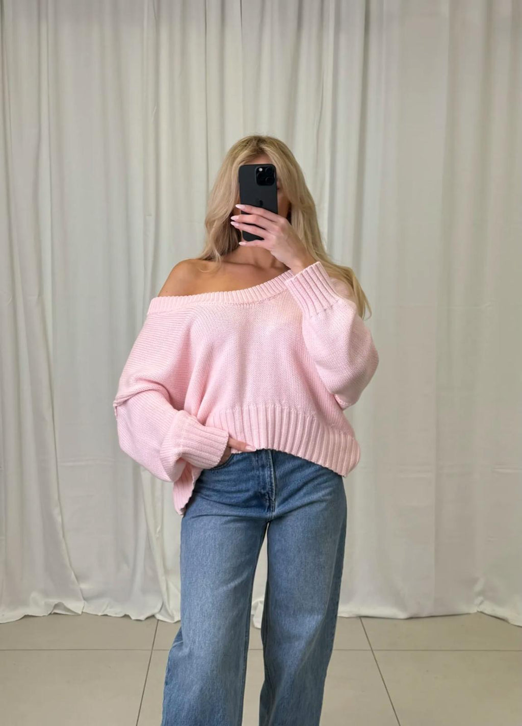 Off-Shoulder Pullover Gina