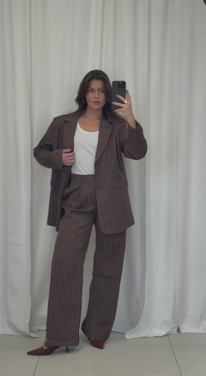 High-Waist-Hose mit weitem Bein